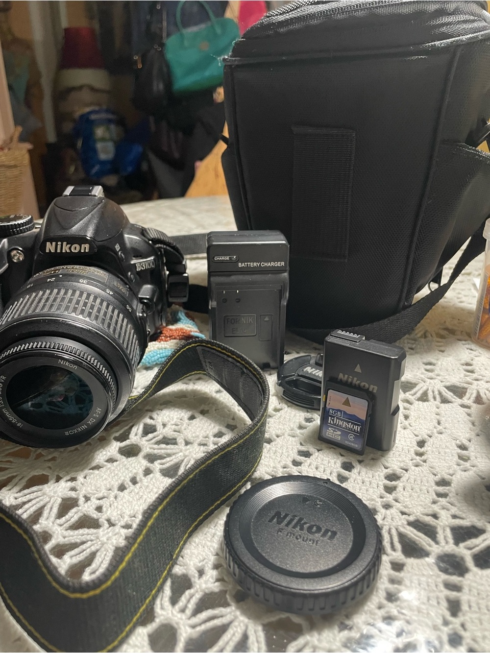 Nikon Black DSLR Camera with Lens, Strap, Battery, Charger and SD Card - Picture 7 of 12
